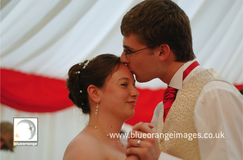 Hannah and John’s wedding first dance